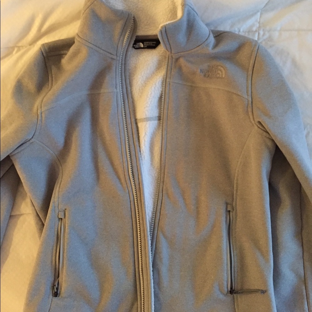 EUC Gray North Face fleece Small